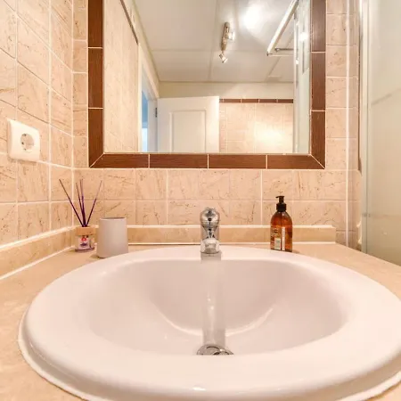 Wonderful 2 Bedroom Apartment Manilva